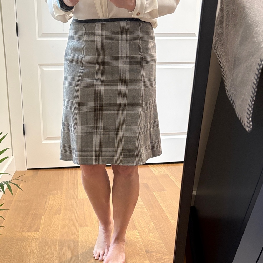 Ann Taylor Gray Checkered Pencil Skirt